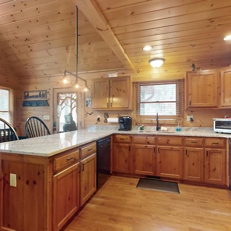 Blue Ridge Bear Bungalow Екстер'єр фото