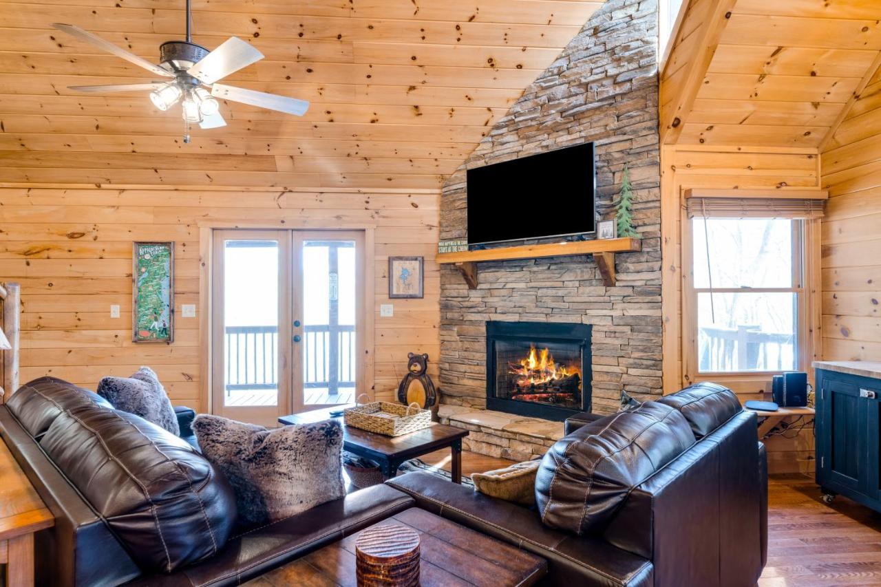 Blue Ridge Bear Bungalow Екстер'єр фото