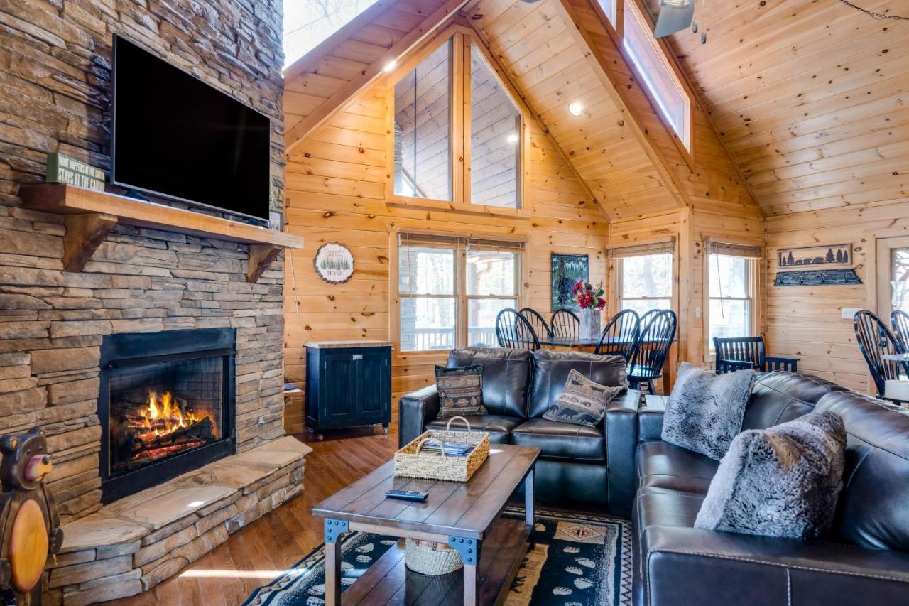 Blue Ridge Bear Bungalow Екстер'єр фото