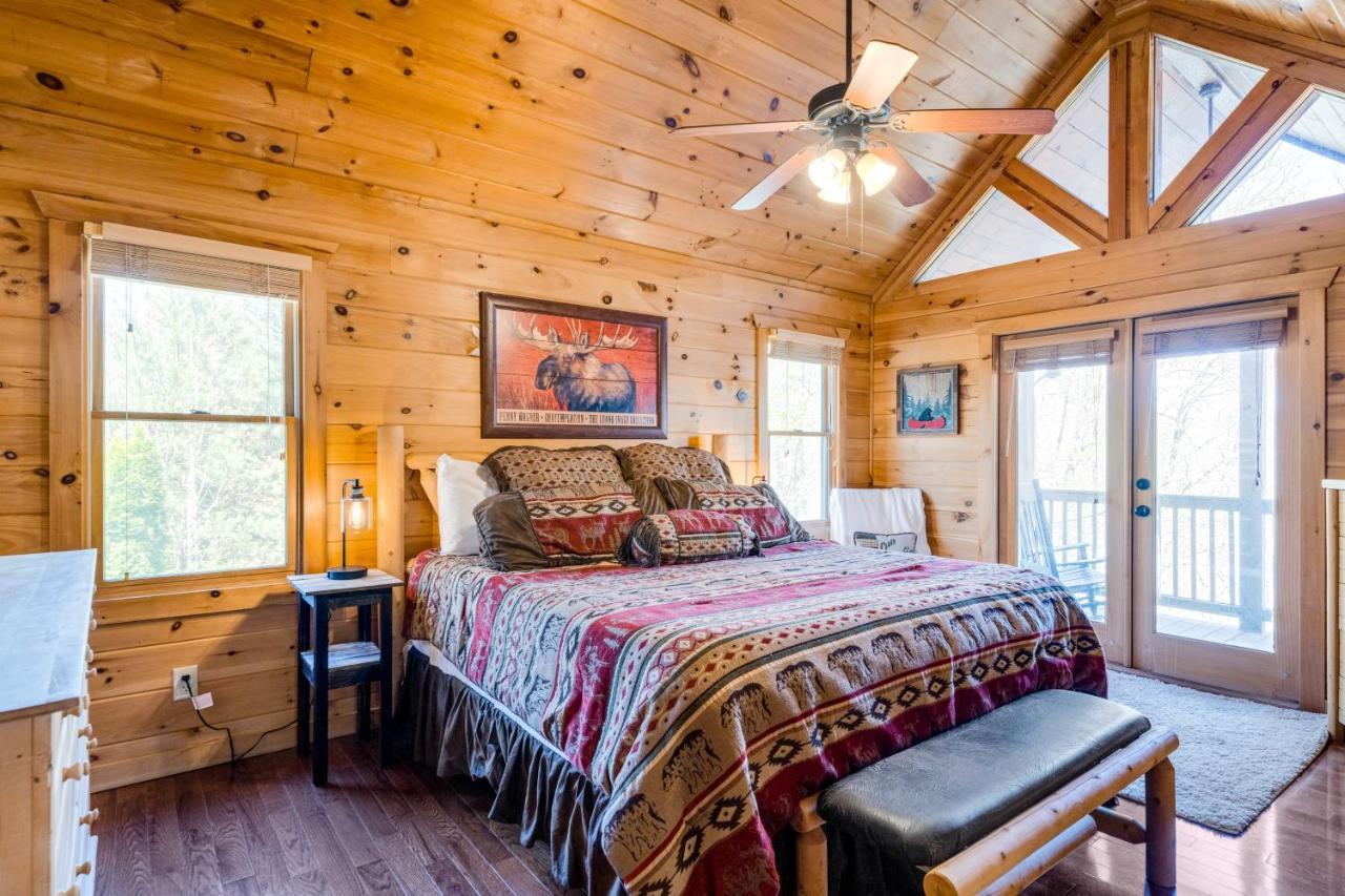 Blue Ridge Bear Bungalow Екстер'єр фото