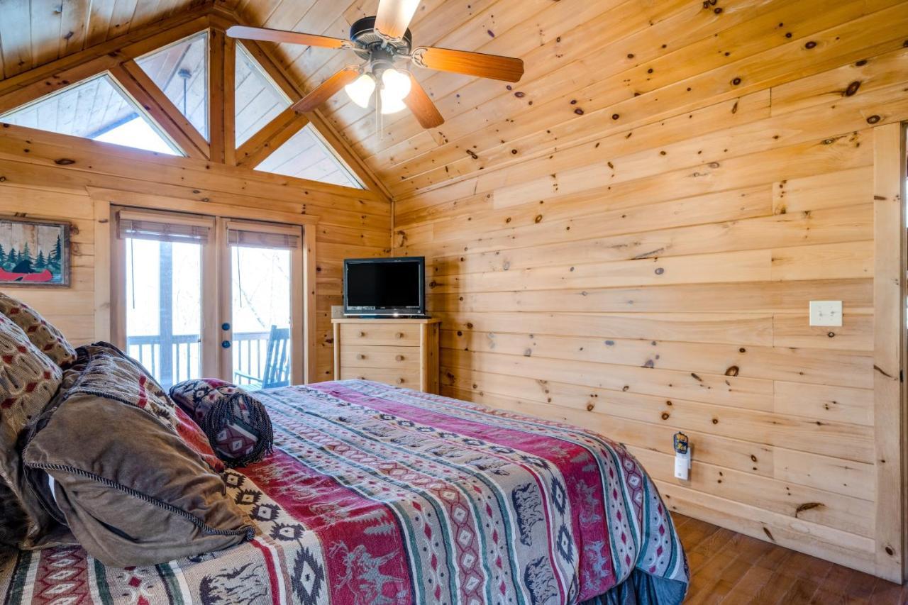 Blue Ridge Bear Bungalow Екстер'єр фото