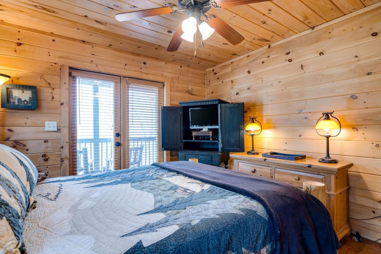 Blue Ridge Bear Bungalow Екстер'єр фото