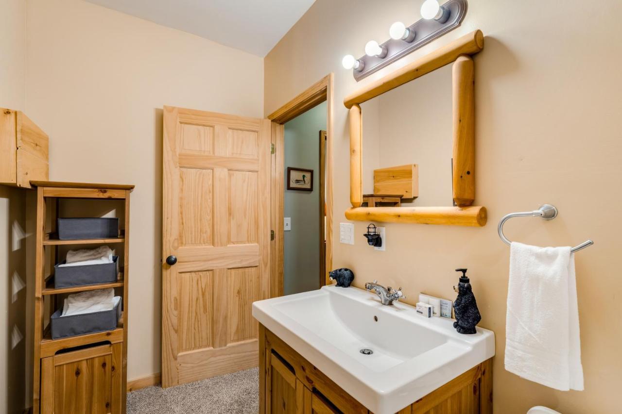 Blue Ridge Bear Bungalow Екстер'єр фото