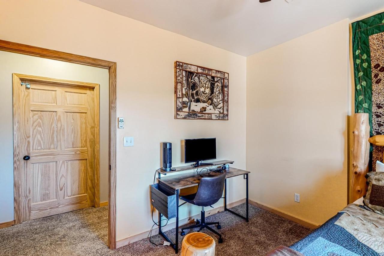 Blue Ridge Bear Bungalow Екстер'єр фото