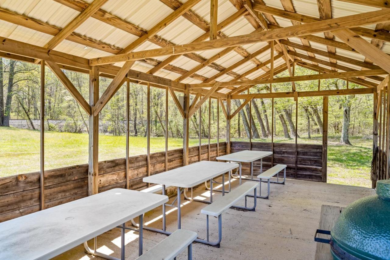 Blue Ridge Bear Bungalow Екстер'єр фото