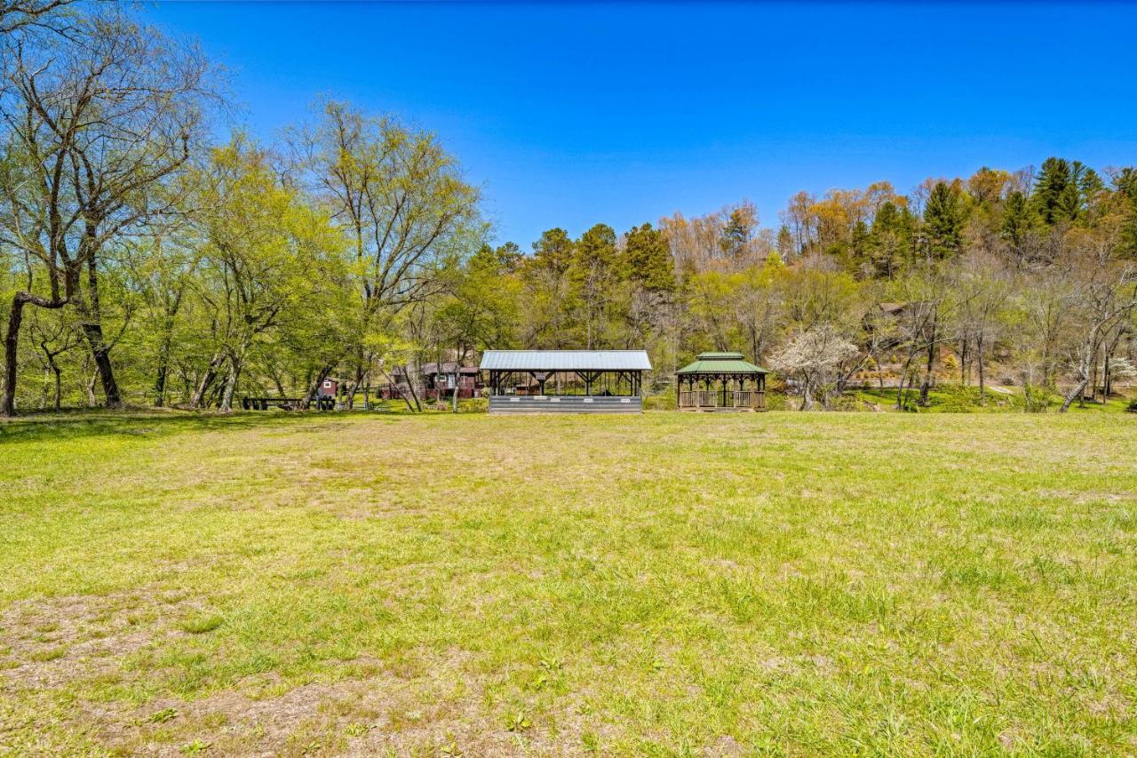 Blue Ridge Bear Bungalow Екстер'єр фото