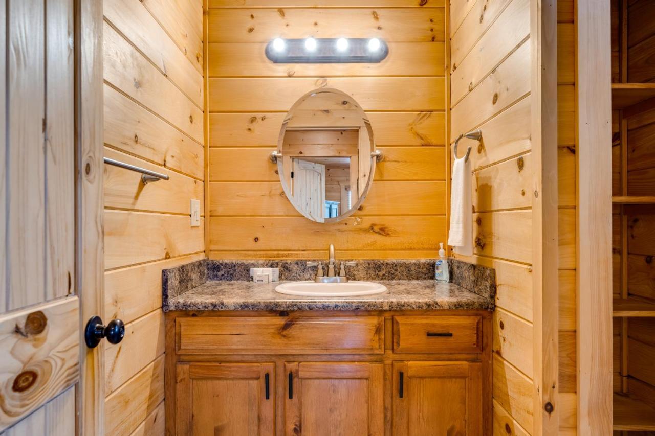Blue Ridge Bear Bungalow Екстер'єр фото