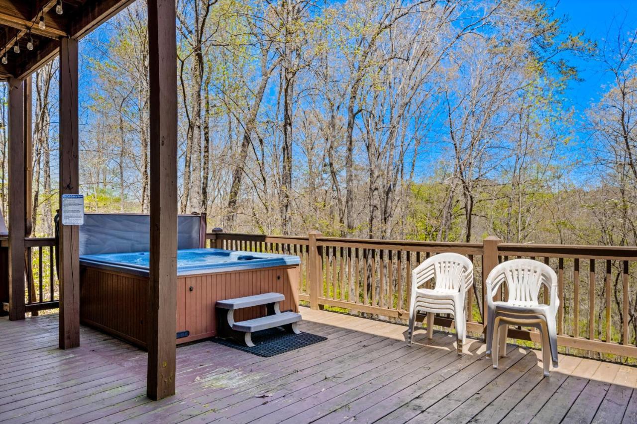 Blue Ridge Bear Bungalow Екстер'єр фото