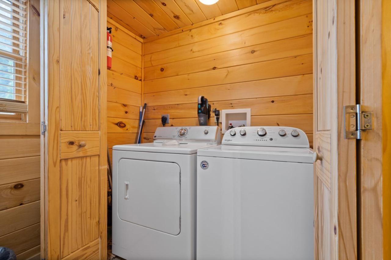 Blue Ridge Bear Bungalow Екстер'єр фото