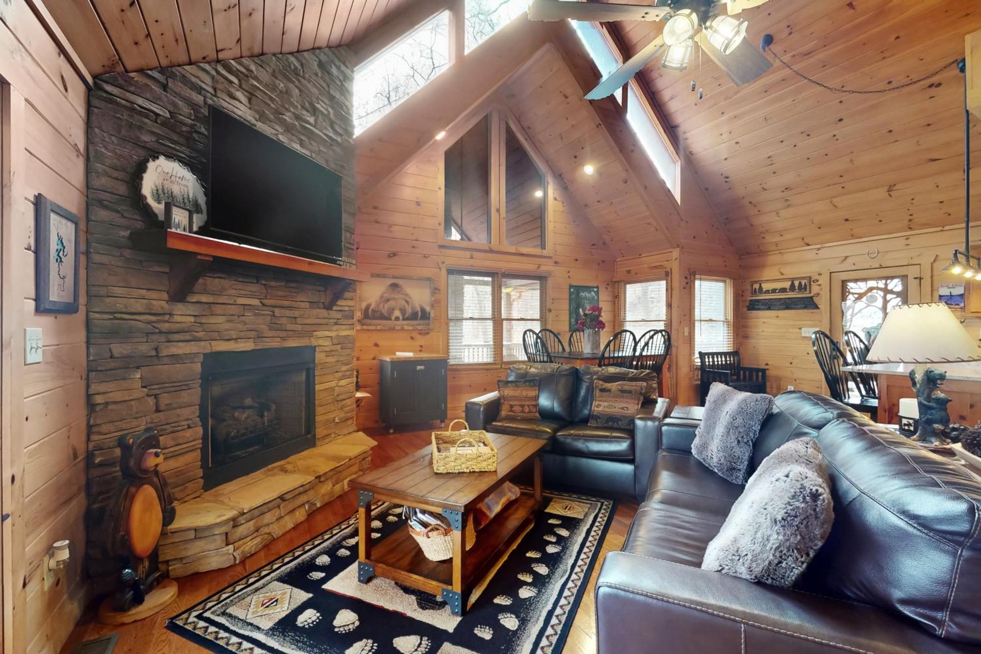 Blue Ridge Bear Bungalow Екстер'єр фото